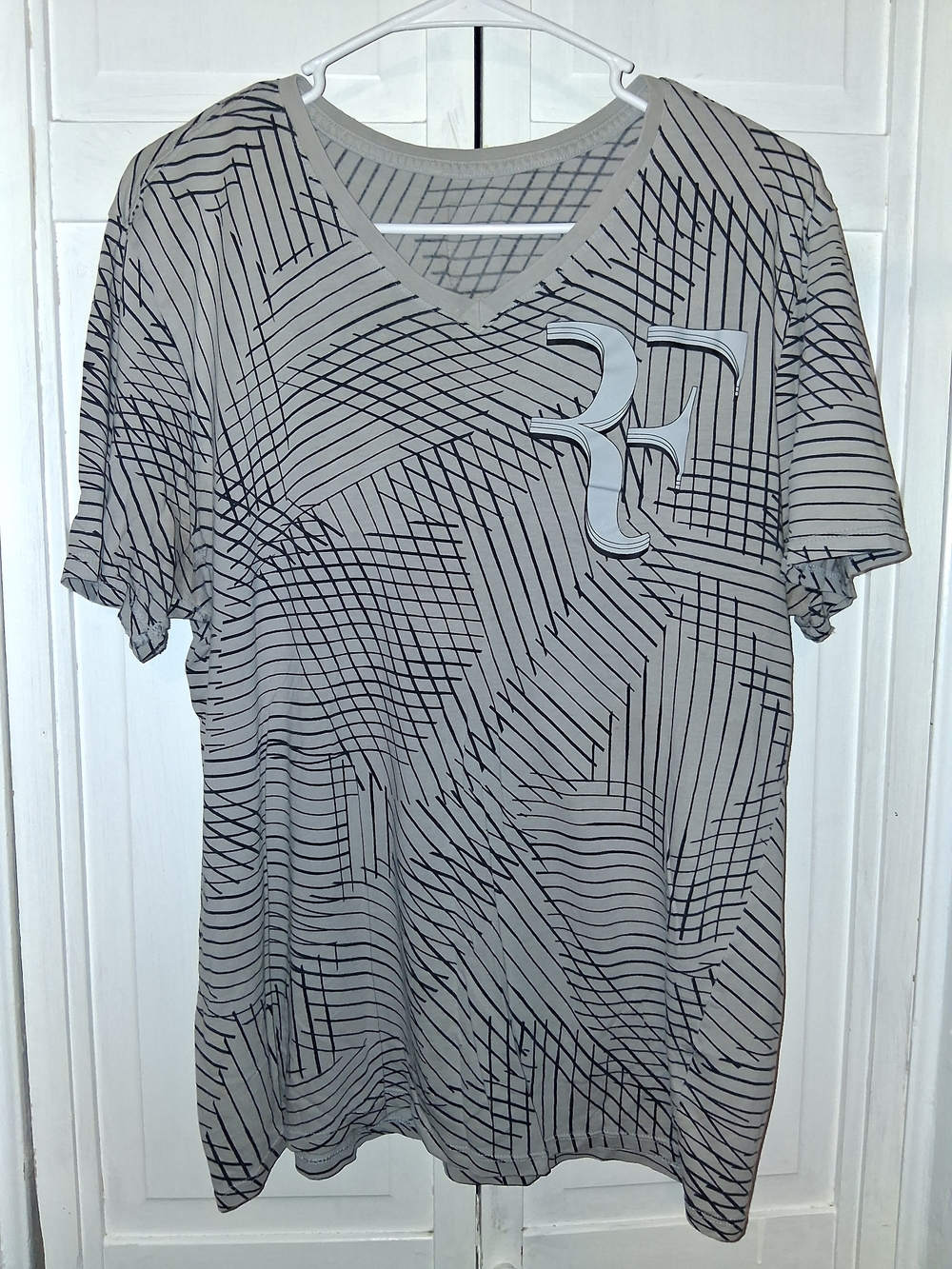 Nike Roger Federer Gray Short Sleeve V-Neck Tee with Black Geometric Stripes